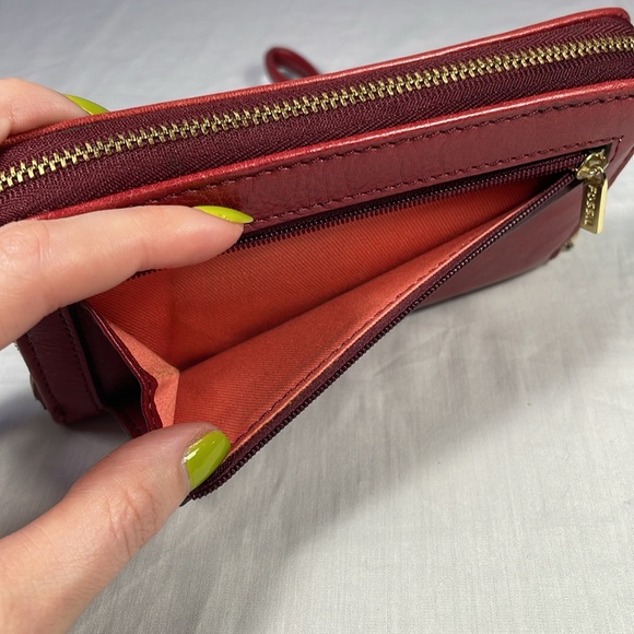 Fossil Red Leather Zippered Wallet with strap Wristlet Burgundy Maroon - Picture 4 of 8